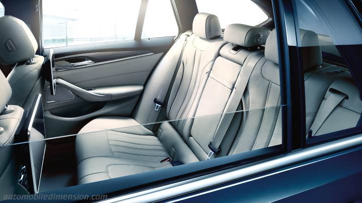 BMW 5 Touring 2017 interior