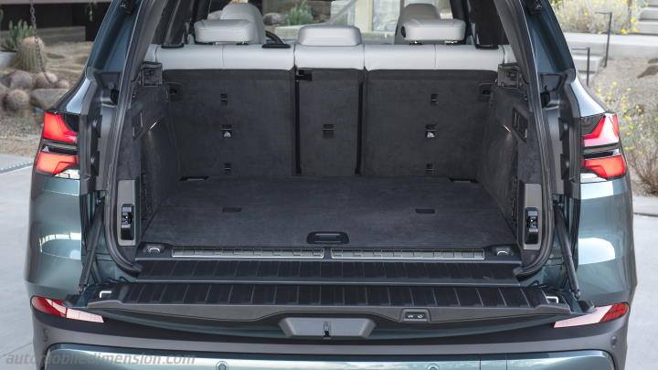 BMW X5 2023 boot space