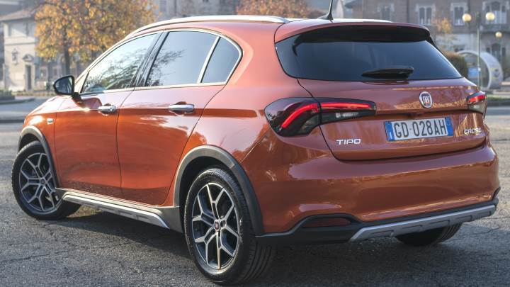 Fiat Tipo Cross 2021 boot space