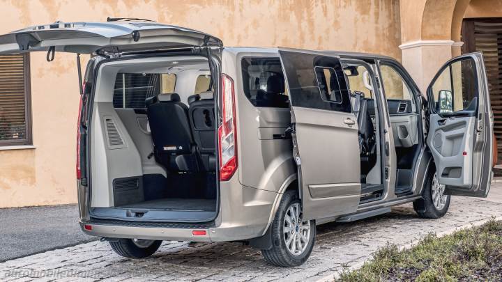 Ford Tourneo Custom L2 2018 boot space