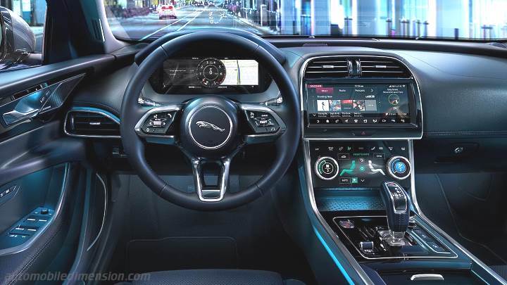 Jaguar XE 2019 dashboard