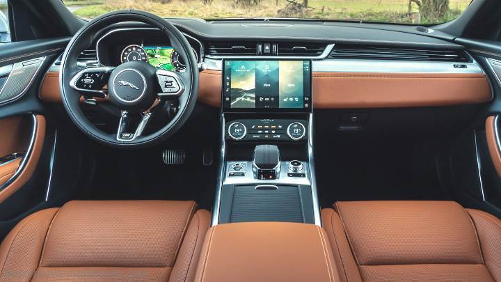 Jaguar XF 2021 dashboard