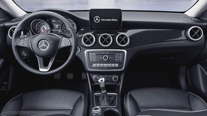 Mercedes-Benz CLA Coupé 2016 dashboard