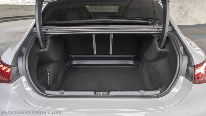 Mercedes-Benz EQE 2022 boot space