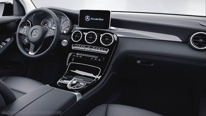 Mercedes-Benz GLC SUV 2015 dashboard