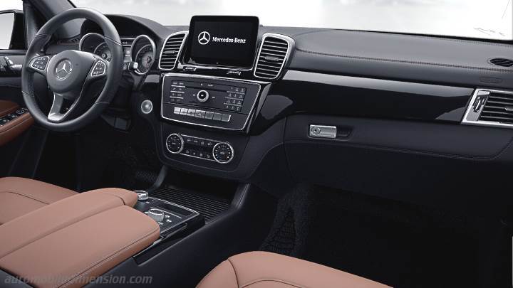 Mercedes-Benz GLE SUV 2015 dashboard