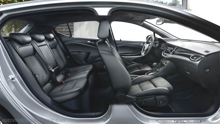 Opel Astra 2020 interior
