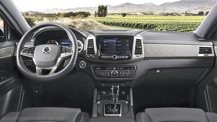 SsangYong Musso 2018 dashboard