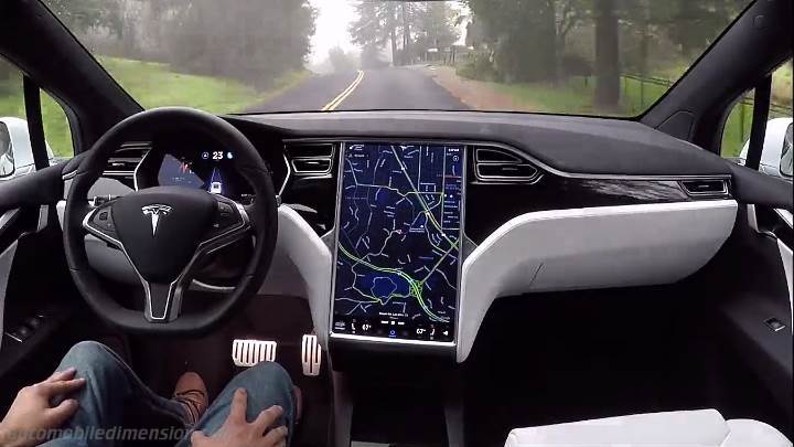 Tesla Model S 2016 dashboard