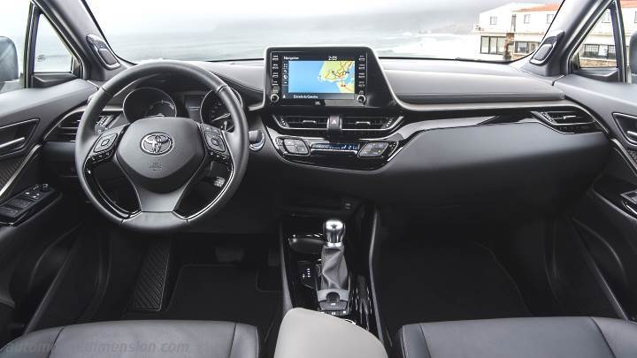 Toyota C-HR 2020 dashboard