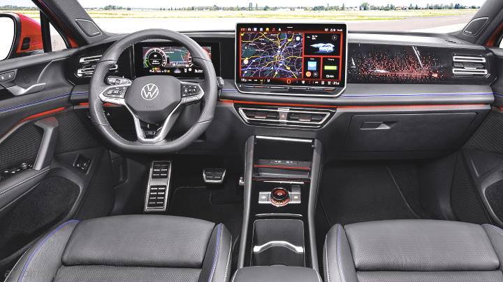 Volkswagen Tiguan 2024 dashboard