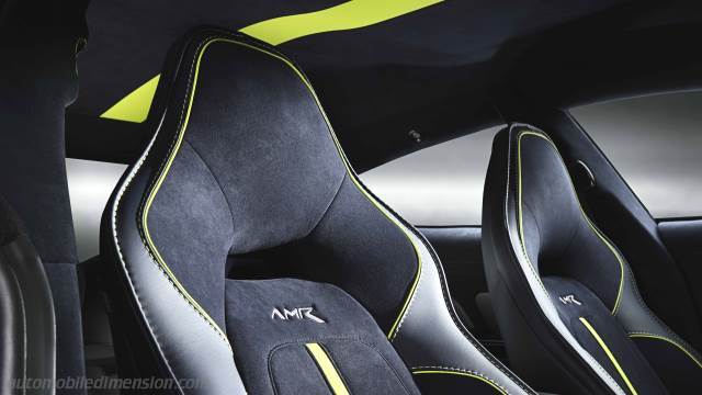 Dettaglio interno dell'Aston-Martin Rapide AMR