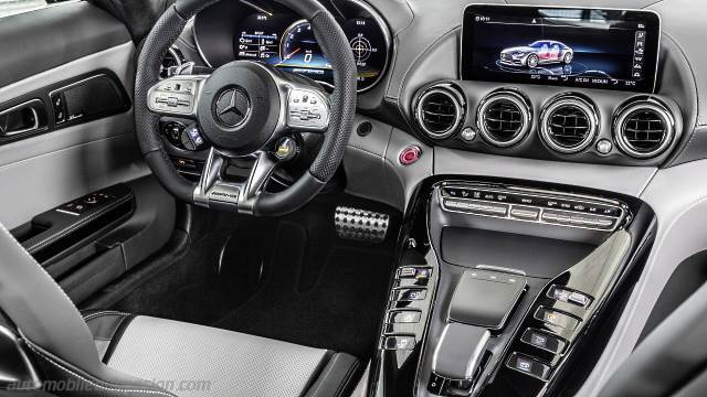 Interieur detail van de Mercedes-Benz AMG GT