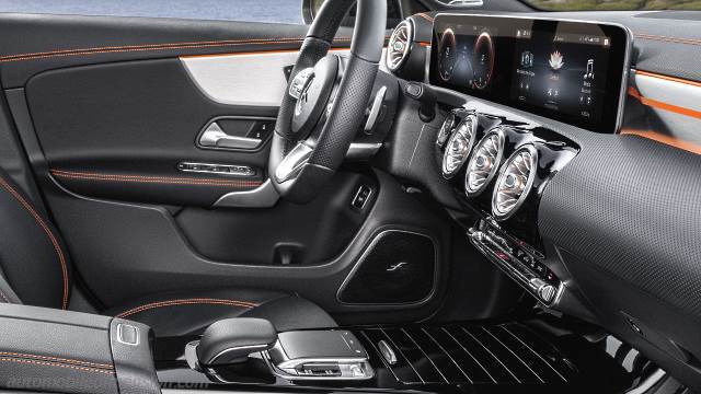 Dettaglio interno della Mercedes-Benz CLA Coupé