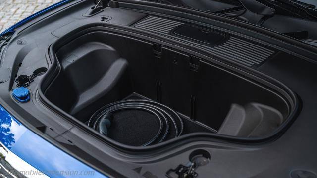 Interior detail of the Mercedes-Benz GLC Electric