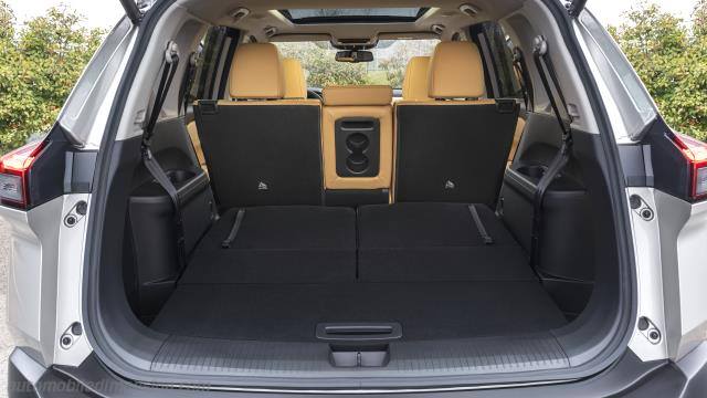 Interior detail of the Nissan X-Trail