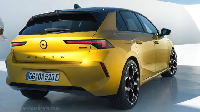 Opel Astra dimensions, boot space and electrification