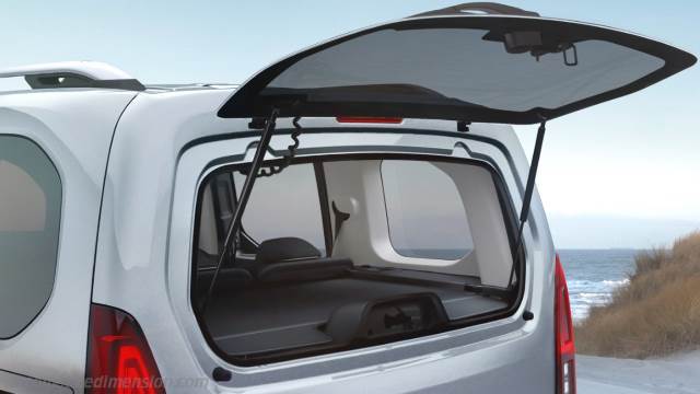 Opel Combo Life 2022 dimensions boot space and interior