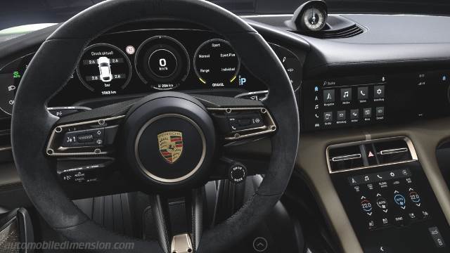 Détail intérieur de la Porsche Taycan Cross Turismo
