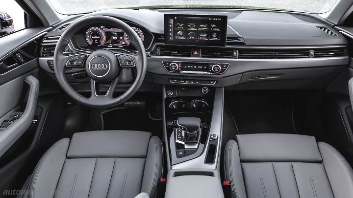 Audi A4 Avant 2020 instrumentbräda