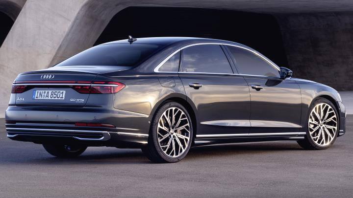 Audi A8 L 2022 bagageutrymme