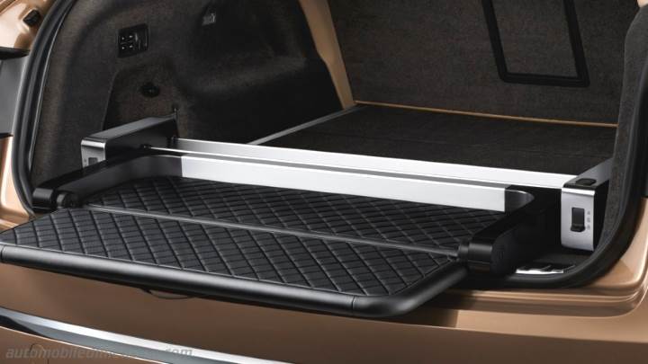 Bentley Bentayga 2016 boot space