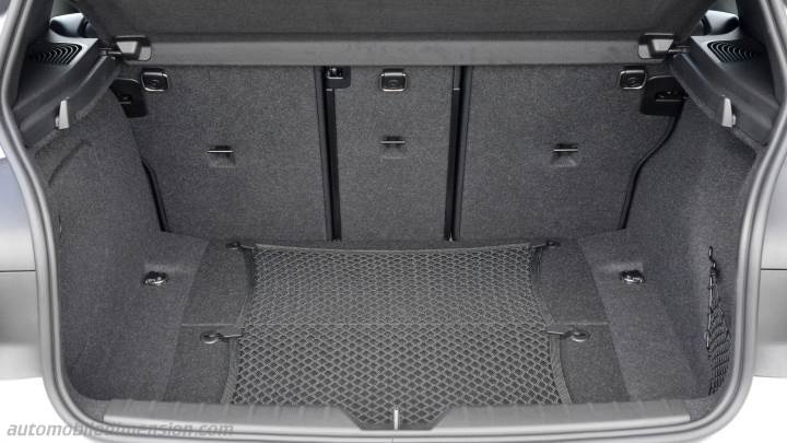 BMW 1 2017 boot space