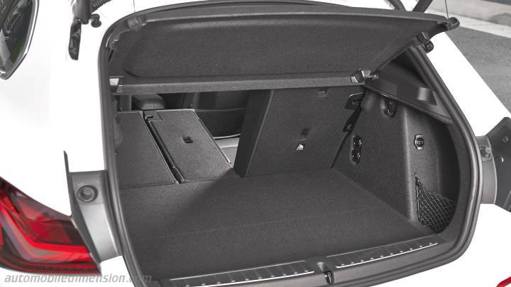 BMW 1 2020 boot space