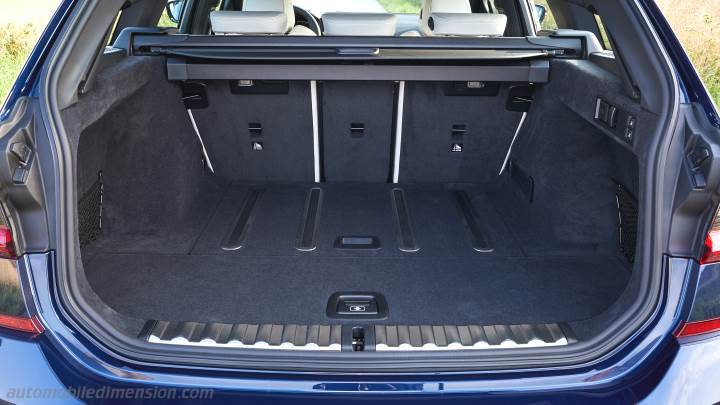 BMW 3 Touring 2019 boot space