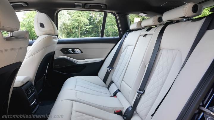 BMW 3 Touring 2019 interior