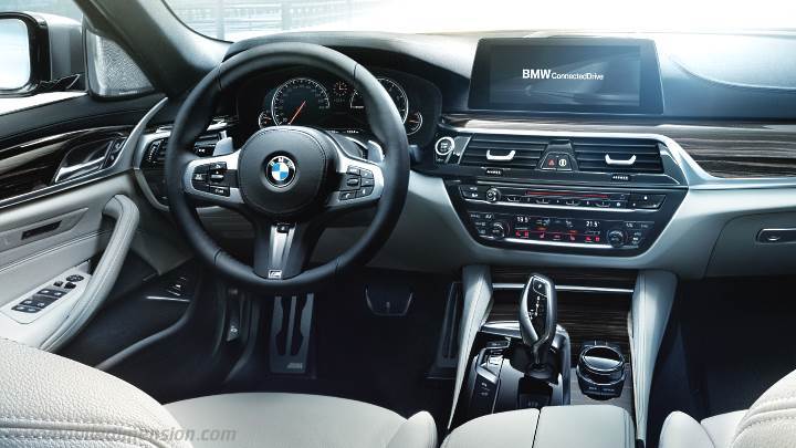 BMW 5 2017 dashboard