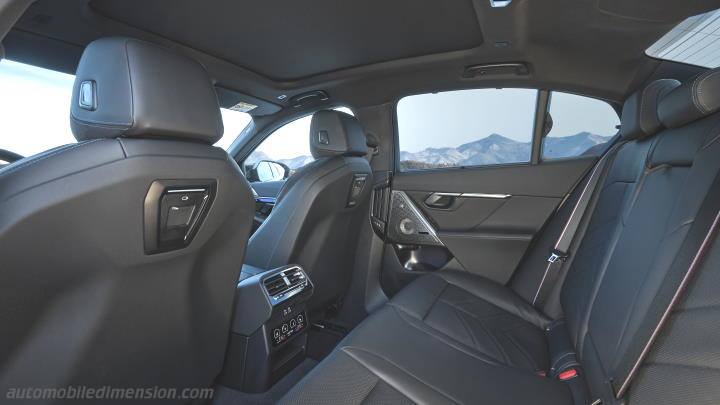 BMW 5 2024 interior