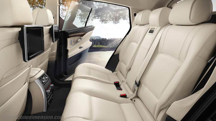 BMW 5 Gran Turismo 2013 interior