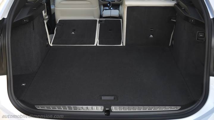 BMW 6 Gran Turismo 2018 boot space