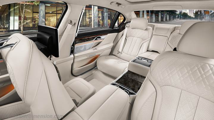 BMW 7 L 2015 interior
