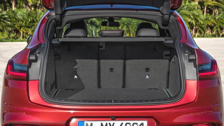 BMW X4 2018 boot space