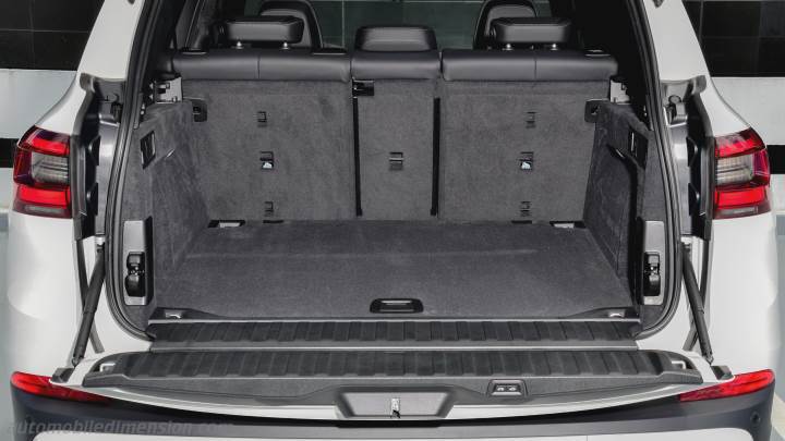 BMW X5 2019 boot space