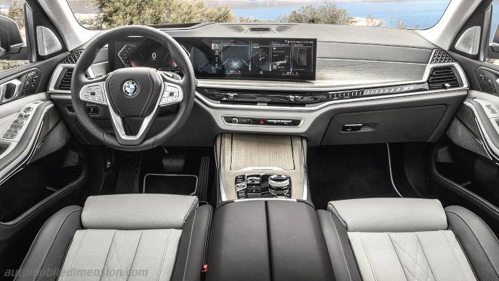 BMW X7 2023 instrumentbräda