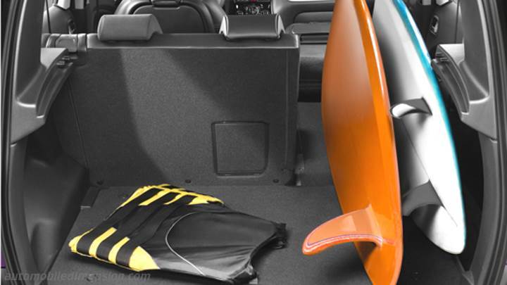 Citroen C3 Picasso 2013 boot space