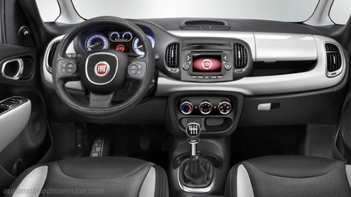 Fiat 500L Trekking 2013 dashboard