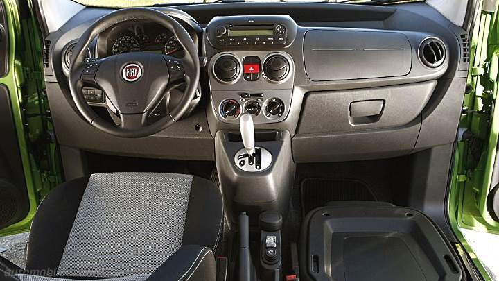 Fiat Qubo 2012 dashboard