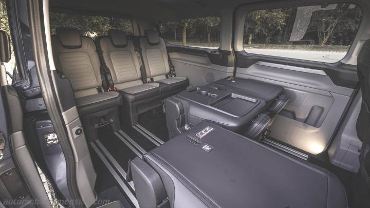 Ford Grand Tourneo Custom 2023 boot space