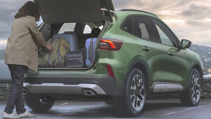 Ford Kuga Active 2024 boot space