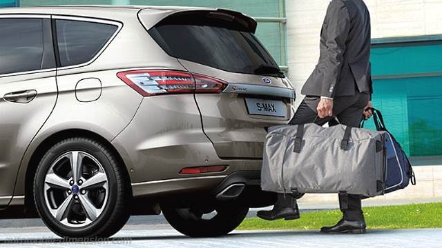 Ford S-MAX 2015 boot space