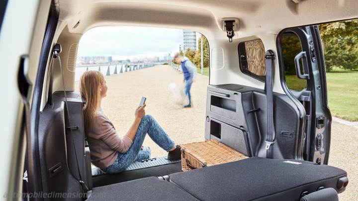 Ford Tourneo Courier 2018 boot space