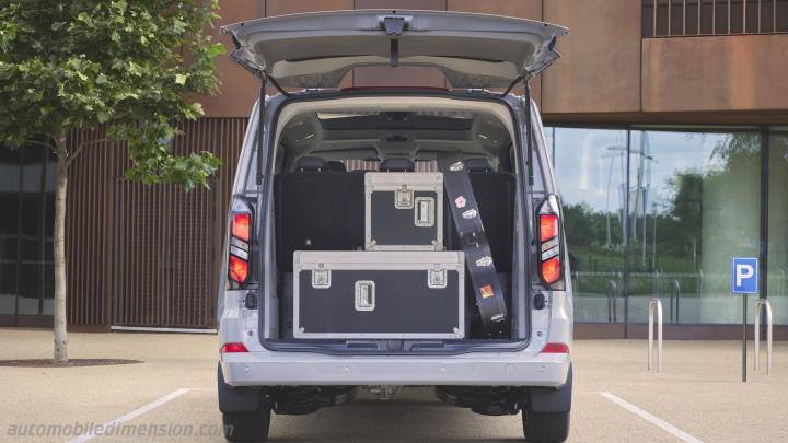 Ford Tourneo Custom 2023 boot space