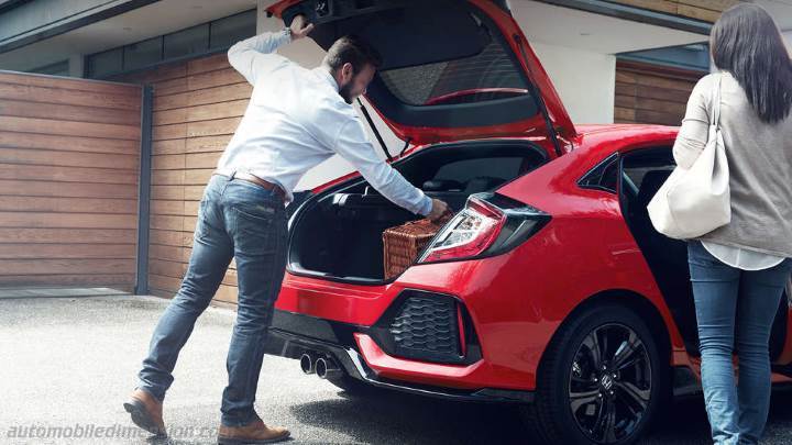 Honda Civic 2017 boot space