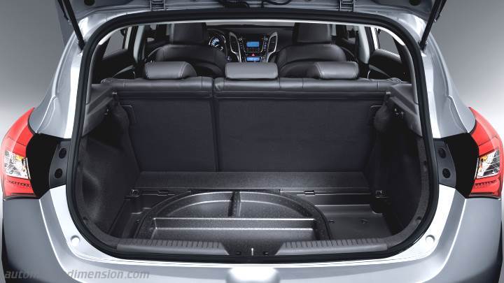 Hyundai i30 2015 boot space