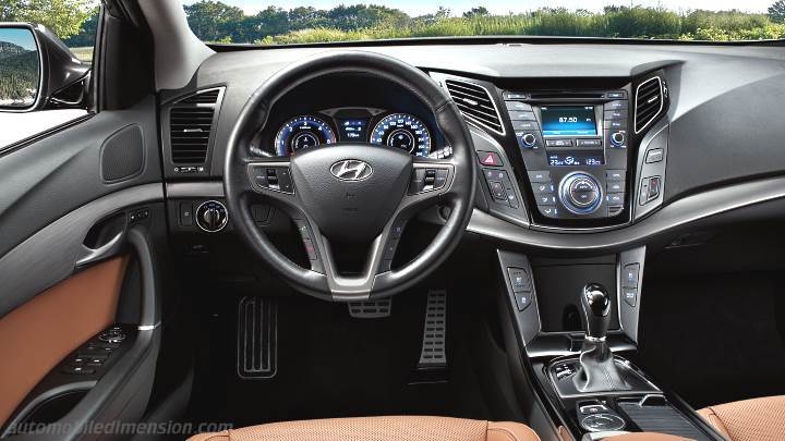 Hyundai i40 SW 2015 dashboard