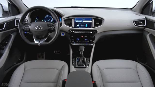 Hyundai IONIQ 2016 dashboard